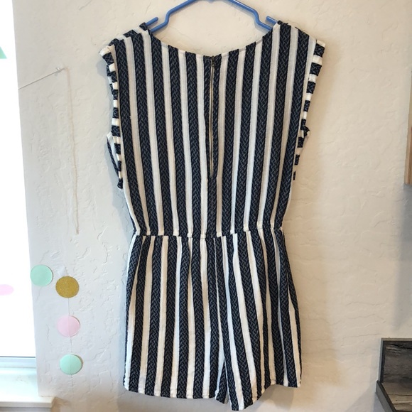 Universal Thread Romper - Picture 2 of 5